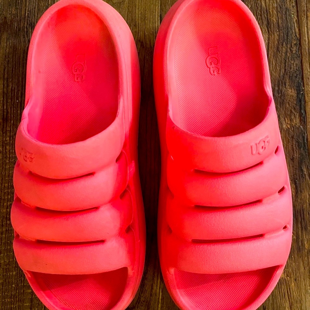 UGG Sport Yeah Hot Pink Slides SZ 9